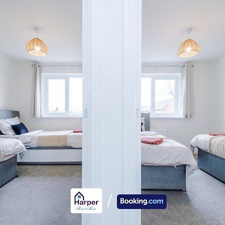 Prime Location 3 Storey By Harperletting Short Lets & Serviced Accommodation Chester With Driveway Long Or Short Stays Hough Green Kültér fotó