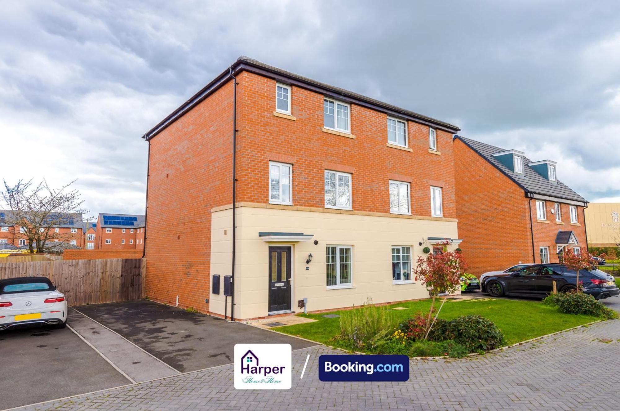 Prime Location 3 Storey By Harperletting Short Lets & Serviced Accommodation Chester With Driveway Long Or Short Stays Hough Green Kültér fotó
